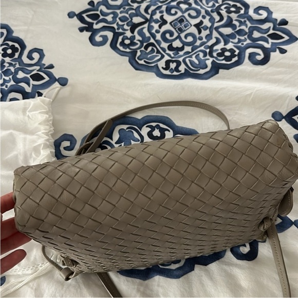 Bottega Veneta Crossbody - Picture 8 of 15